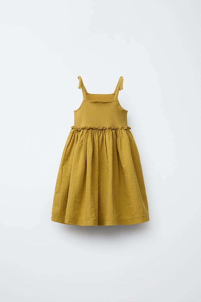ROBE EN MATIÈRES VARIÉES RIB À TEXTURE
