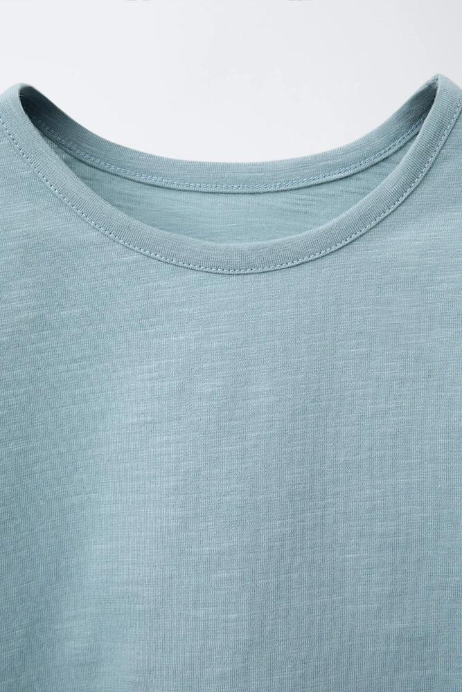 BACK RUFFLE T-SHIRT