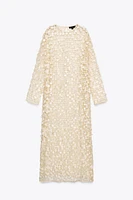 ROBE LONGUE À PAILLETTES