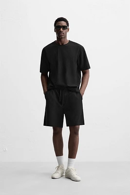 TEXTURED JOGGER SHORTS