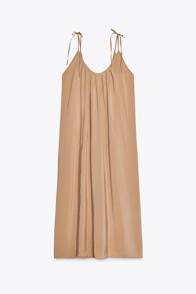 FLOWY MIDI DRESS