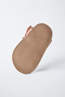 SANDALES EN CUIR PAPILLON