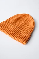 BONNET EN MAILLE CÔTELÉE