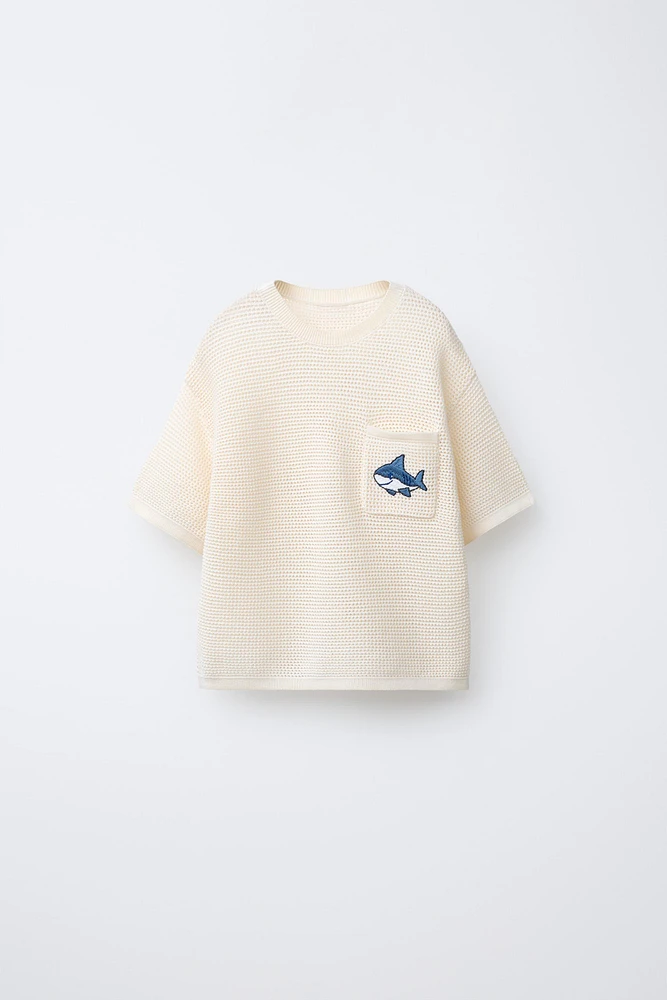 SHARK EMBROIDERED KNIT T-SHIRT