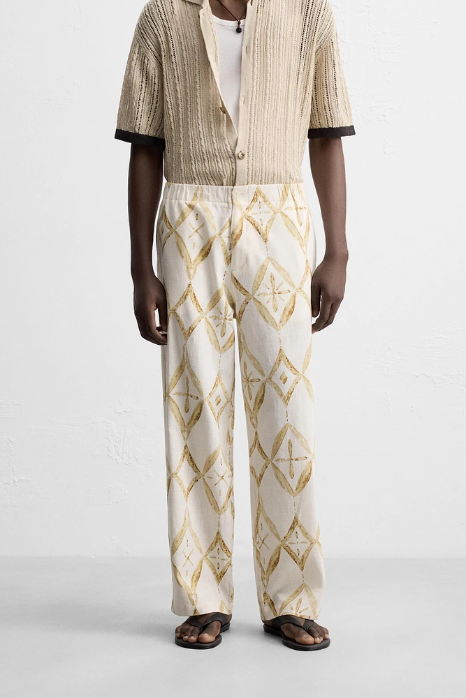 PANTALON RELAXED FIT À IMPRIMÉ GÉOMÉTRIQUE