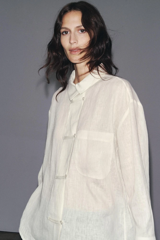 CHEMISE EN LIN 100 % À COL CROISÉ