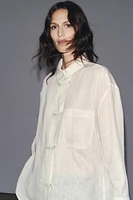 CHEMISE EN LIN 100 % À COL CROISÉ