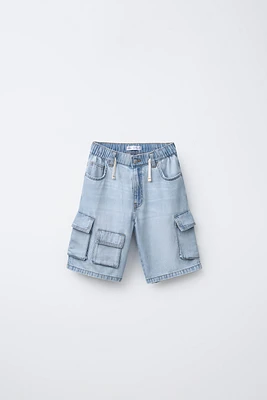 BERMUDA EN DENIM CARGO FLUIDE