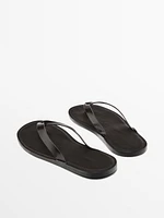 Sandales entre-doigts en cuir
