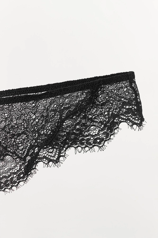 LACE PANTIES