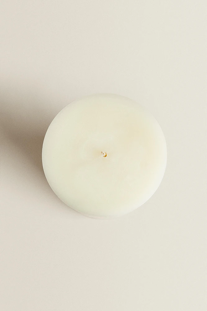 LONG CYLINDRICAL DECORATIVE CANDLE