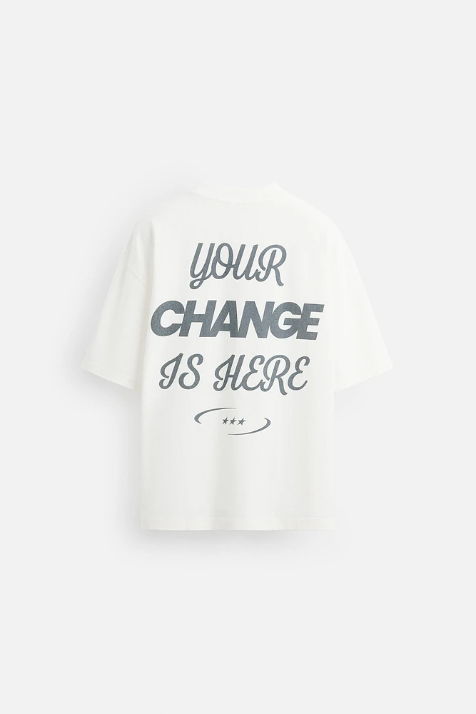 T-SHIRT À INSCRIPTIONS IMPRIMÉES