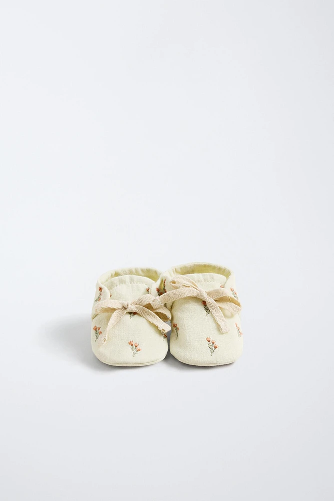 CHAUSSON EN COTON À FLEURS