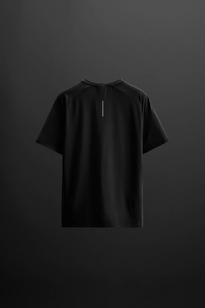 TEXTURED TRAINING T-SHIRT