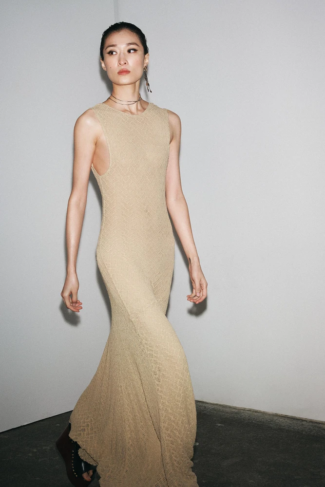 LONG LACE DRESS