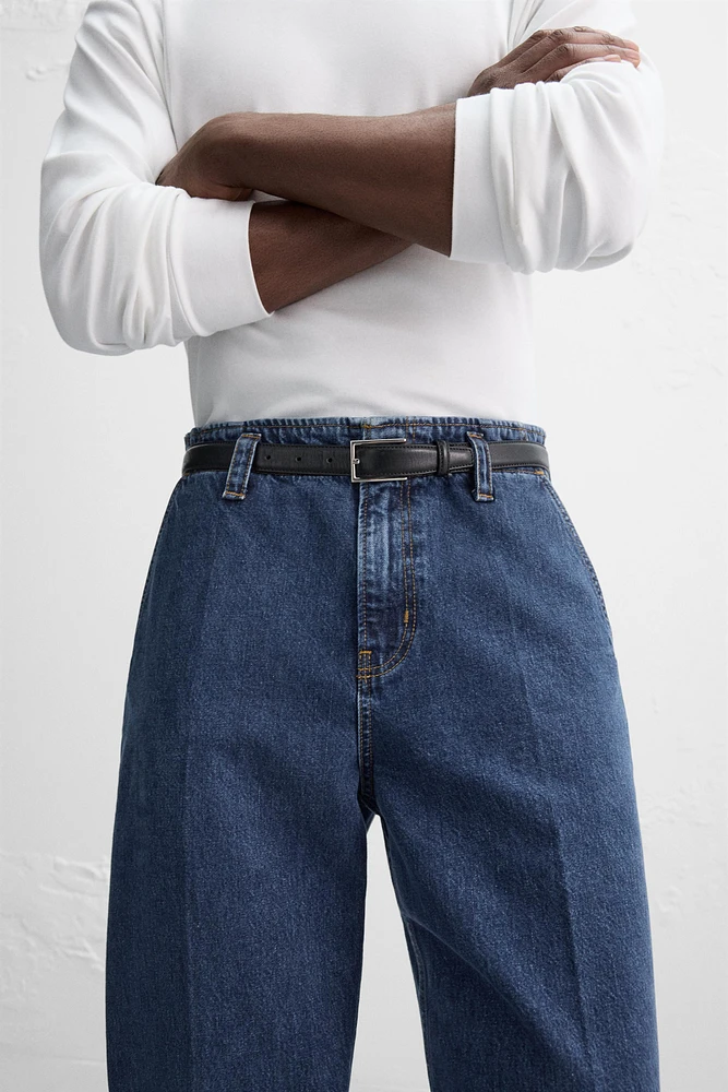 JEAN STRAIGHT FIT À PLIS