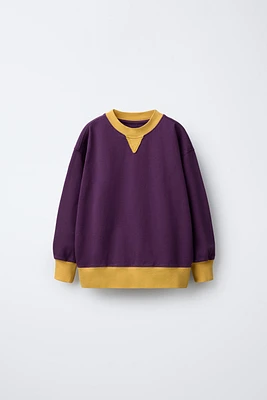 T-SHIRT EN MATIÈRES VARIÉES