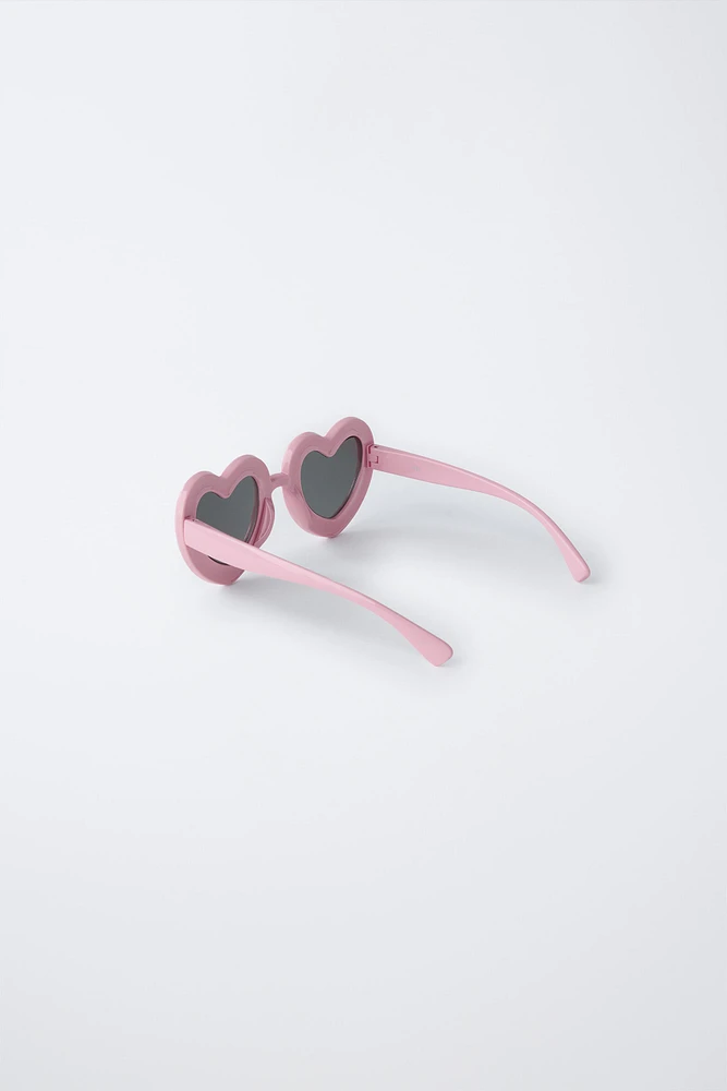 HEART PLASTIC SUNGLASSES