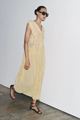 ROBE PLISSÉE BRODÉE ZW COLLECTION