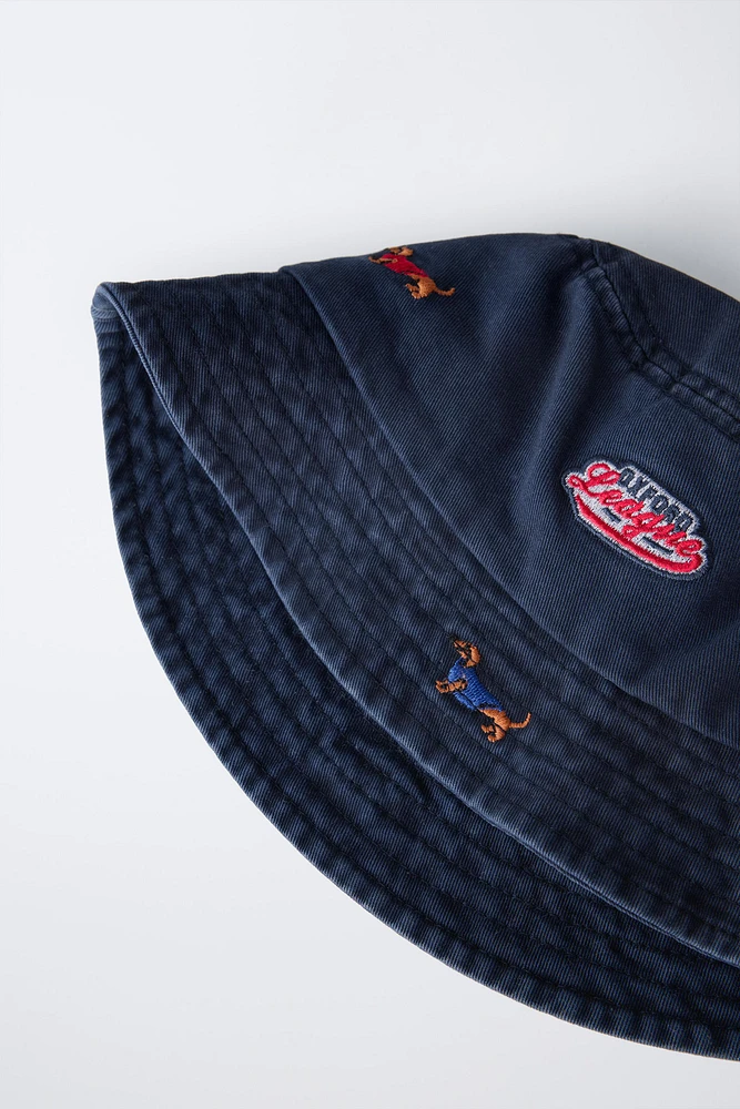 OXFORD PATCH BUCKET HAT