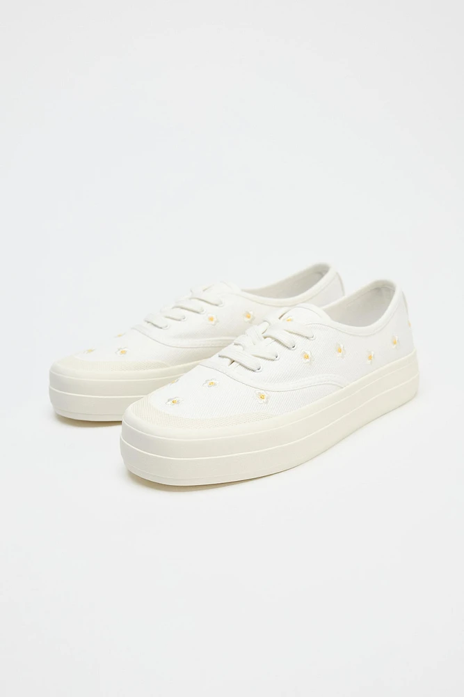 FLORAL EMBROIDERED SNEAKERS