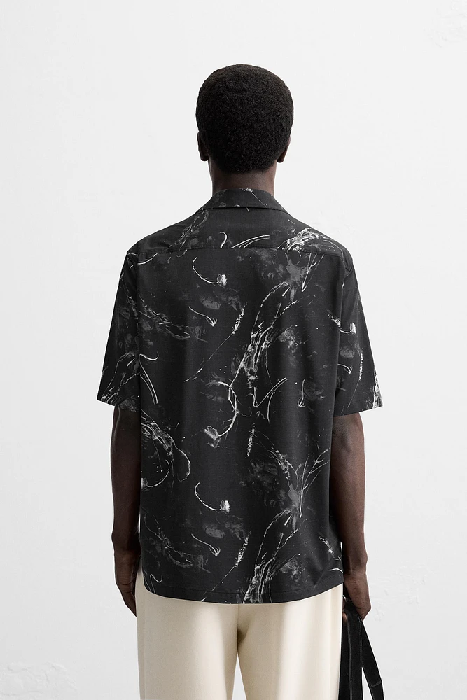 ABSTRACT PRINT STRETCH SHIRT