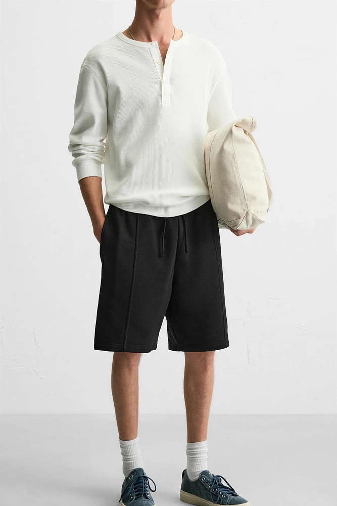 SEAMED JOGGING SHORTS