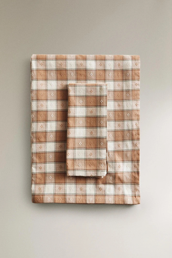 NAPPE CARREAU FIL TEINTÉ