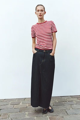 STRIPED SHORT SLEEVE KNIT TOP