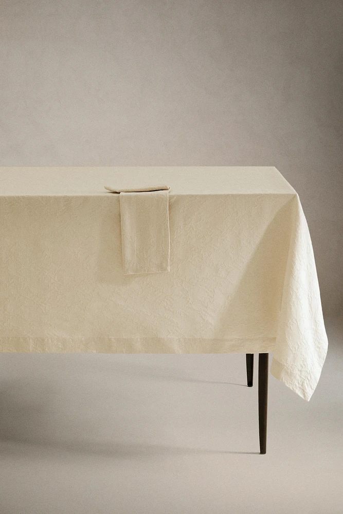 JACQUARD LEAF TABLECLOTH