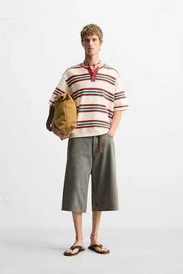 T-SHIRT EN MAILLE TEXTURÉE À RAYURES