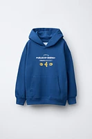 RAISED TEXT PRINT HOODED SWEATSHIRT