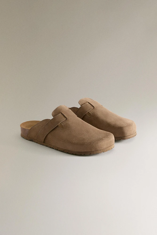 LEATHER CLOGS WITH STRAP