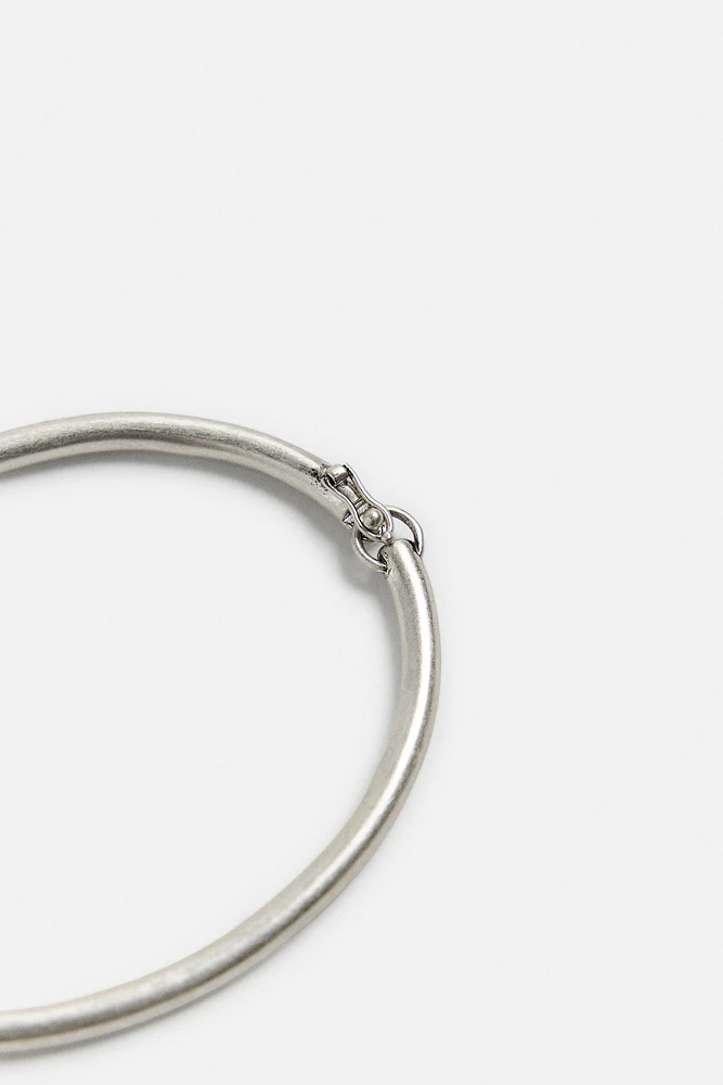 RIGID BRACELET