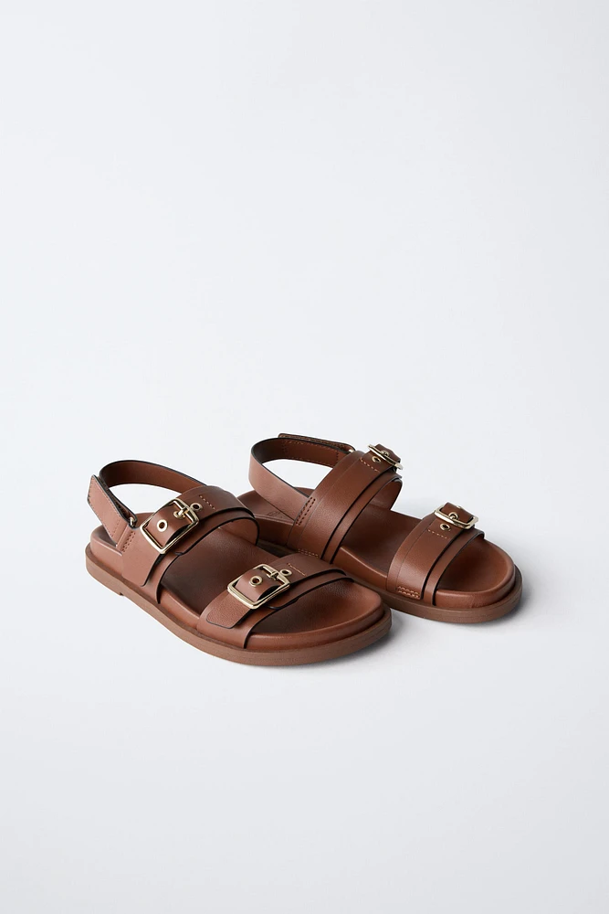 SANDALES À BOUCLES