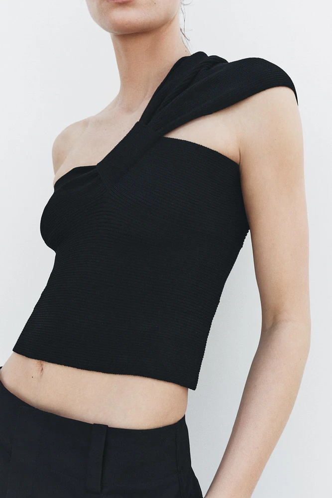 ASYMMETRICAL KNIT TOP