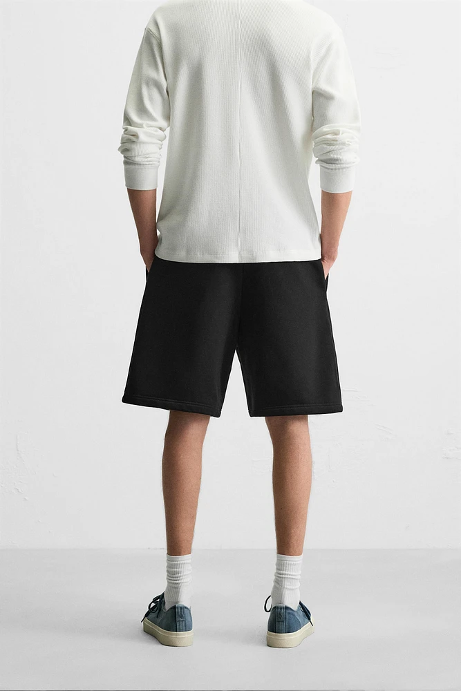 SEAMED JOGGING SHORTS