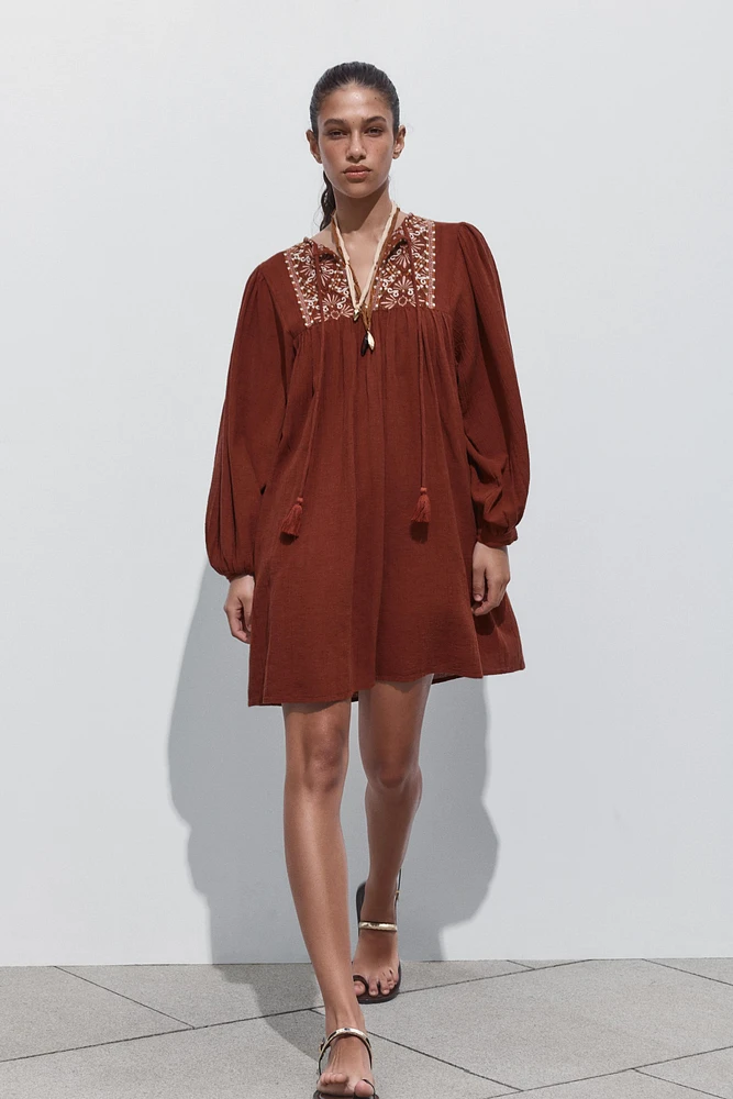 EMBROIDERED SHORT DRESS