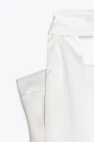 TOP SATINÉ DRAPÉ AVEC FOULARD