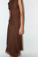ROBE EN TULLE À PLIS
