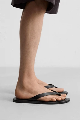 SANDALES À BRIDES