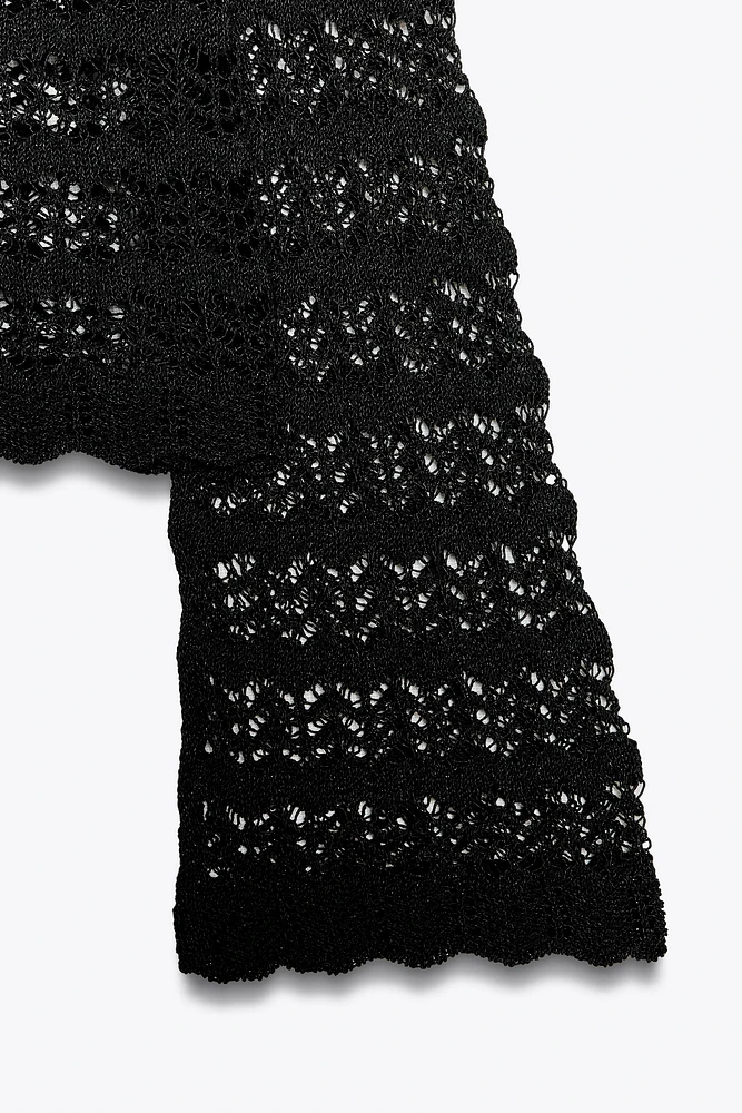 PULL COURT EN MAILLE POINTELLE