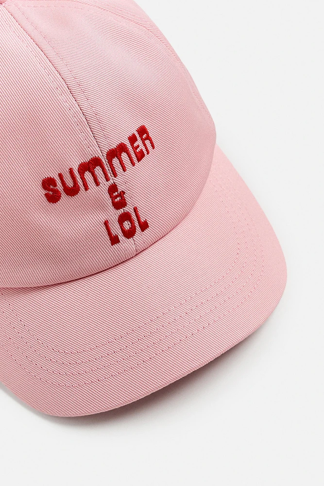 EMBROIDERED TEXT CAP