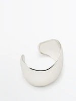 Wide rounded bracelet