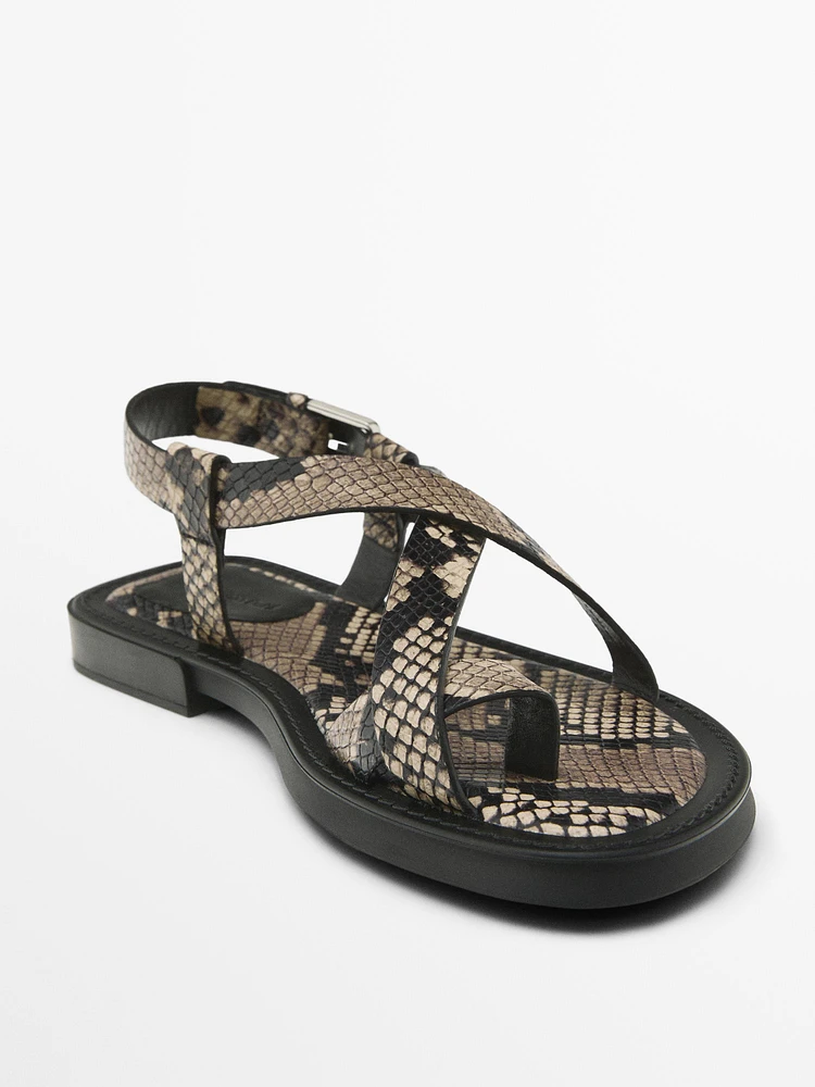 Toe divider print sandals