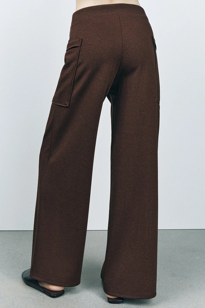 PANTALON EN SERGÉ À POCHES