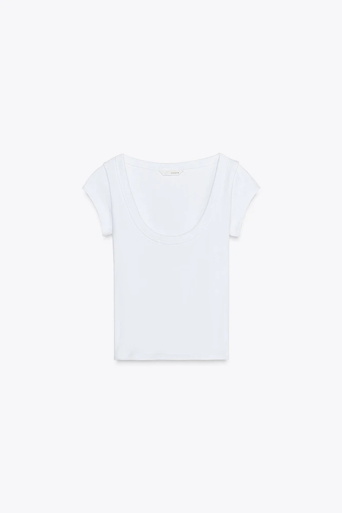 SCOOP NECK TOP