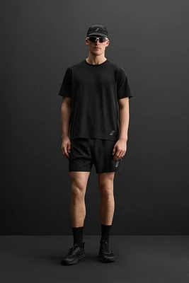 TEXTURED TRAINING T-SHIRT