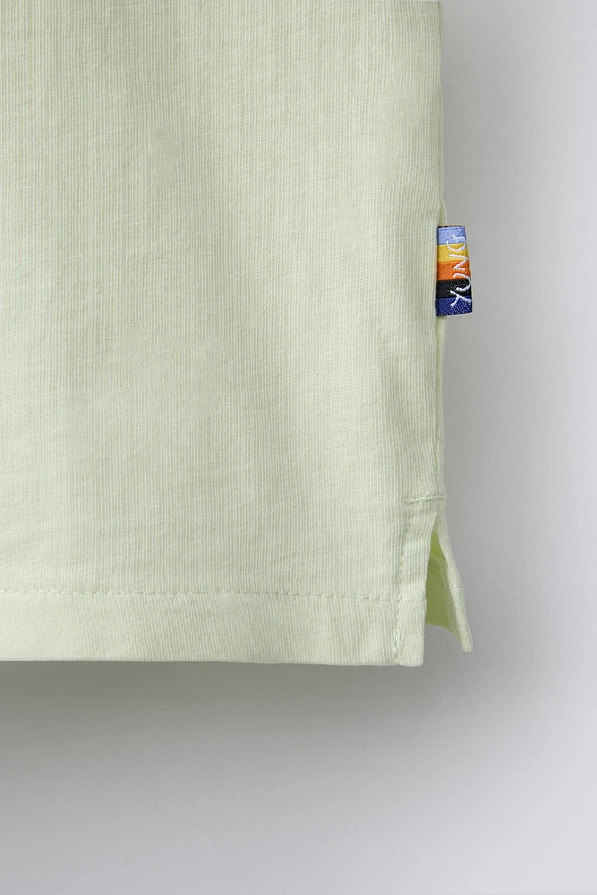 PLAIN SLEEVELESS T-SHIRT WITH LABEL