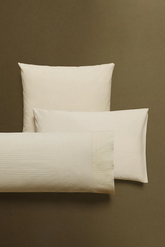 TEXTURED PILLOWCASE